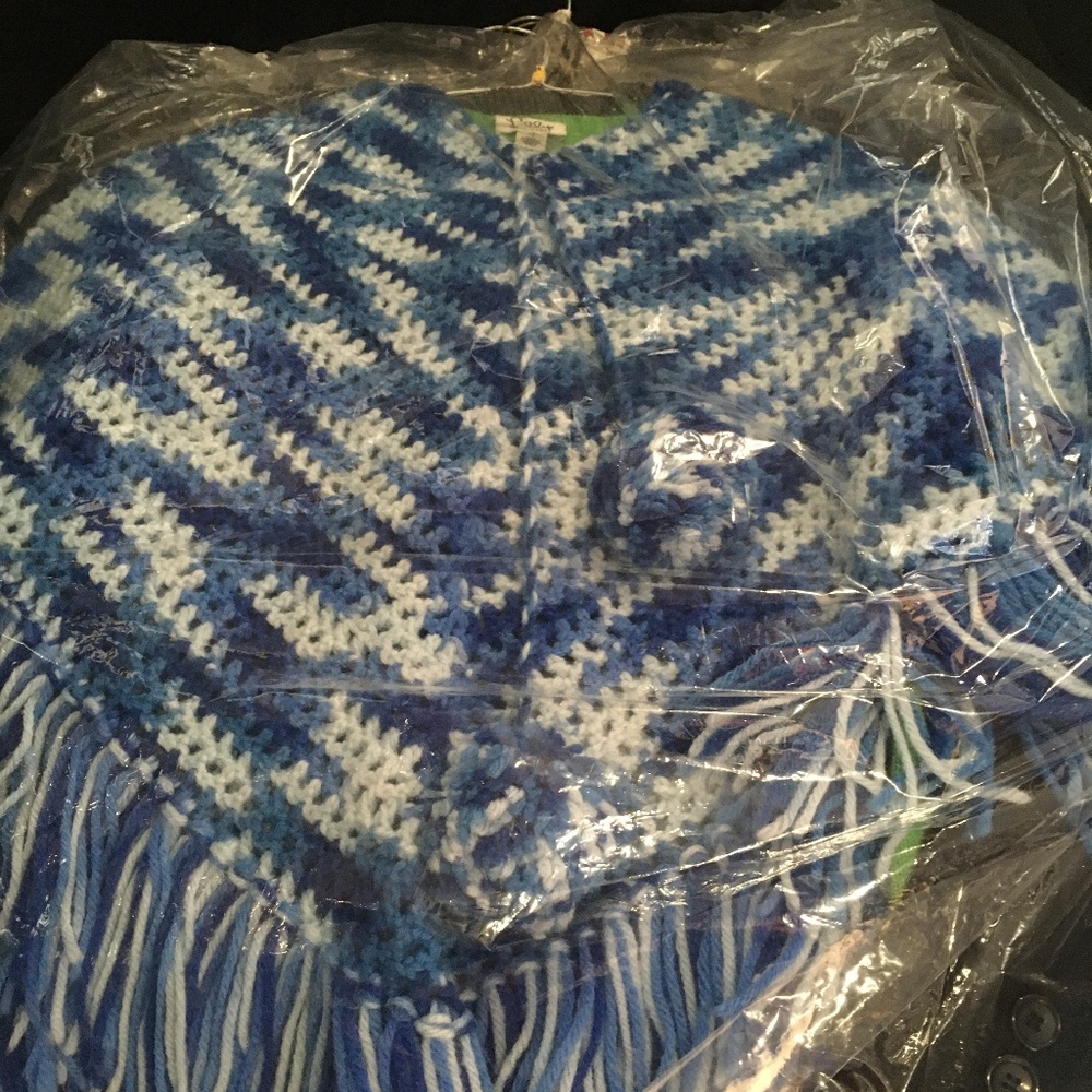 Handmade Poncho blue/white multi-colored/combo-colored yarn